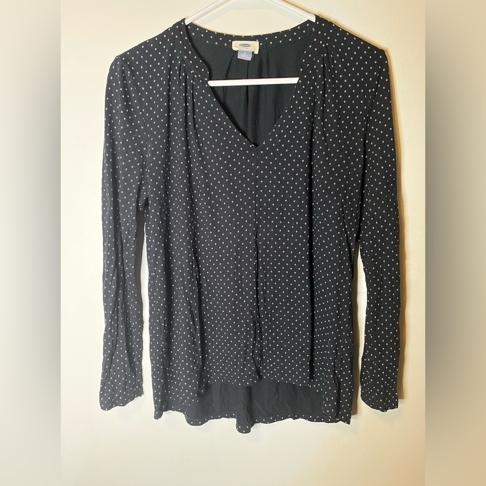 Long sleeve black and white top